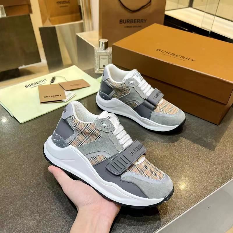 Burberry Low Shoes